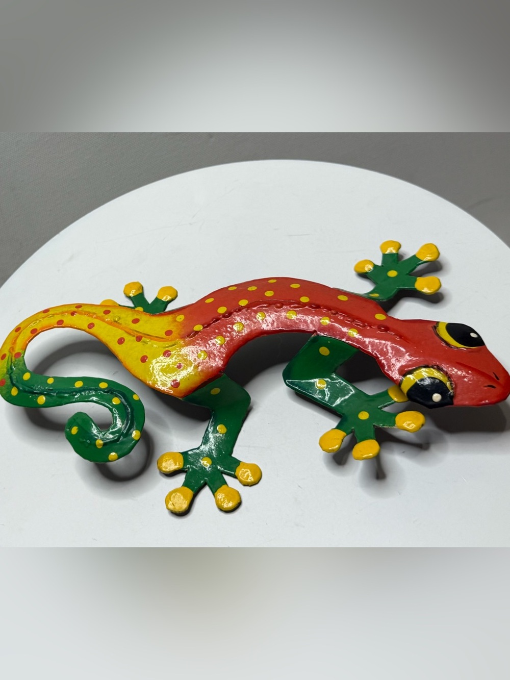 Colorful Red & Green Metal Gecko Wall Art - Decorative Reptile Accent